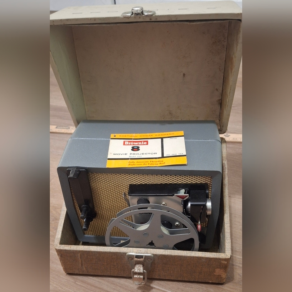 Vintage Kodak Brownie 8mm Movie Projector With Carry Case.